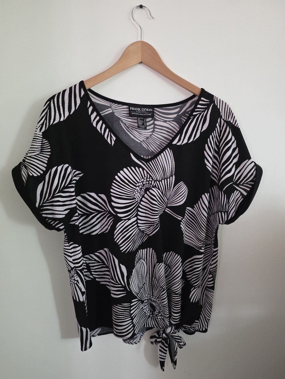 Frank Lyman Short Sleeve Black And White TopFrank Lyman Design top